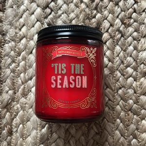 Bath & Body Works ‘tis the season’ Holiday candle